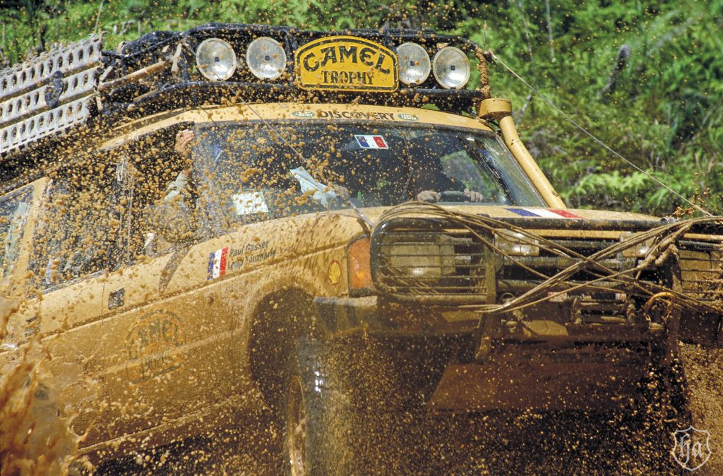 Land_Rover_heritage_discovery_camel