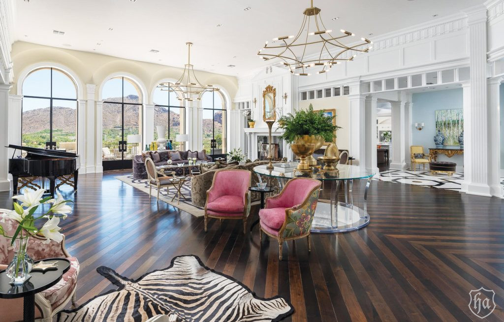 7046_N_59th_Pl_Paradise_Valley_AZ_85253_Living_Room