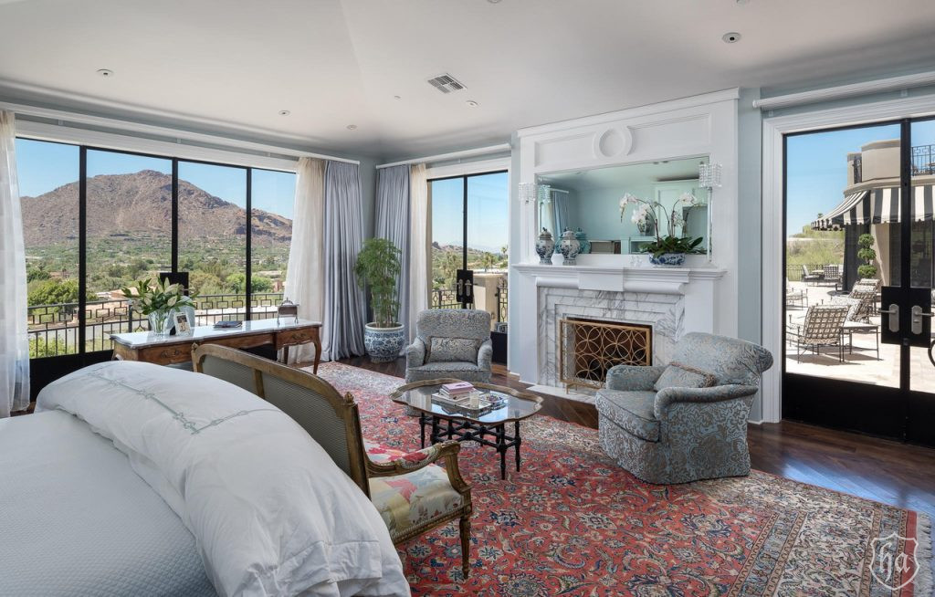 7046_N_59th_Pl_Paradise_Valley_AZ_85253_Master_Bedroom