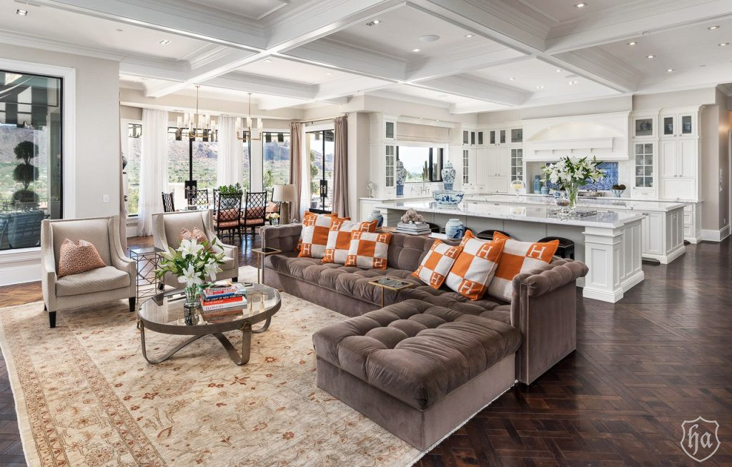 7046_N_59th_Pl_Paradise_Valley_AZ_85253__Family_Room