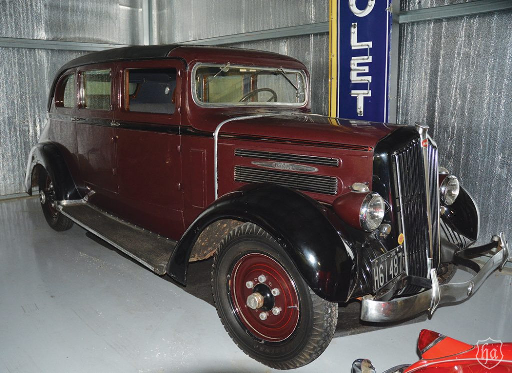 1935_White_Sedan_Custom_703