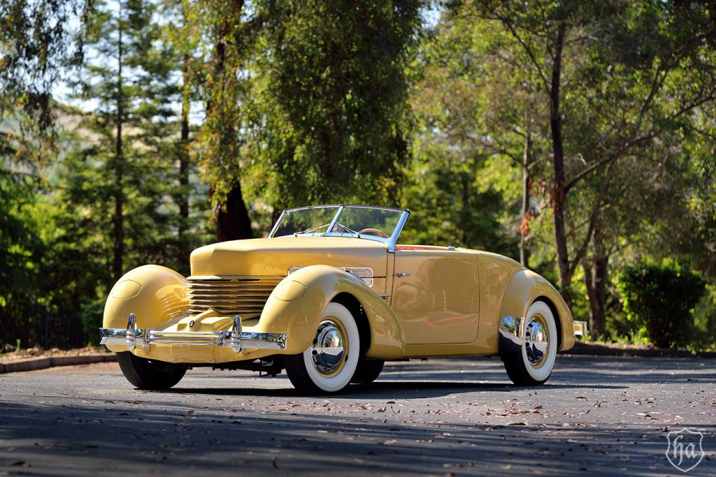 1937_Cord_Mecum_Monterey_2019