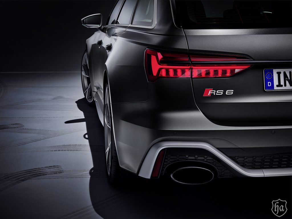 2020_Audi_RS6_Avant_10