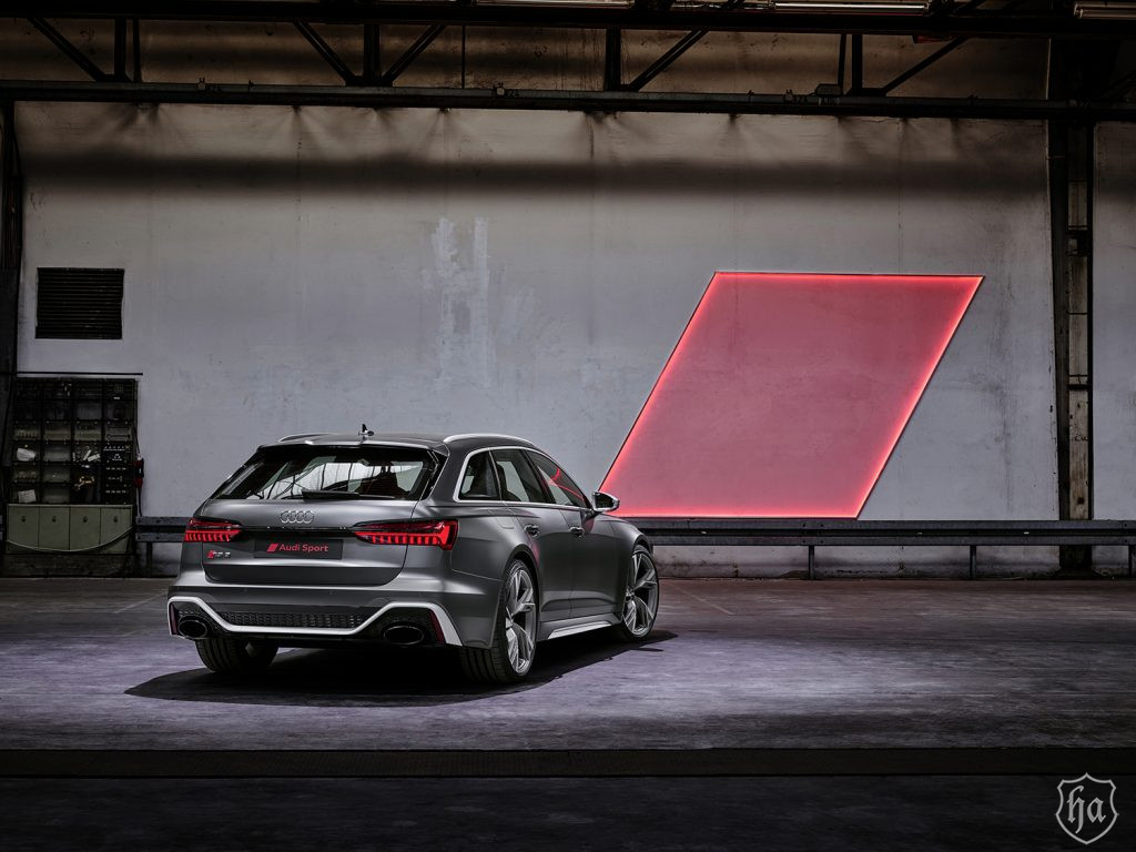 2020_Audi_RS6_Avant_12