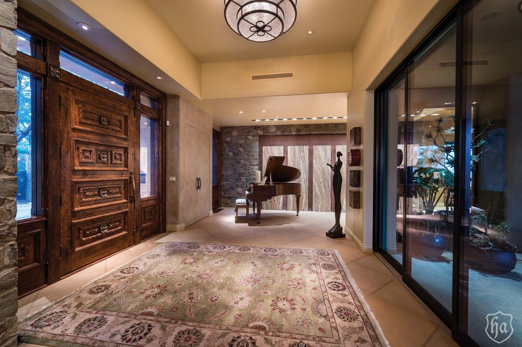 5144_E_Palomino_Road_Phoenix_Arizona_85018_Entry_Foyer