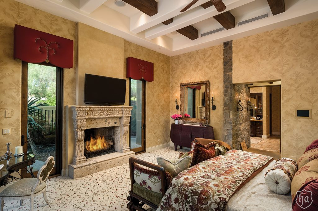 5144_E_Palomino_Road_Phoenix_Arizona_85018_Master_Bedroom
