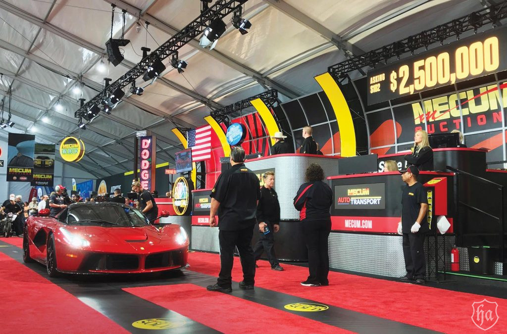 Mecum_Monterey_2014_Ferrari_LaFerrari_sold_for_$2,640,000