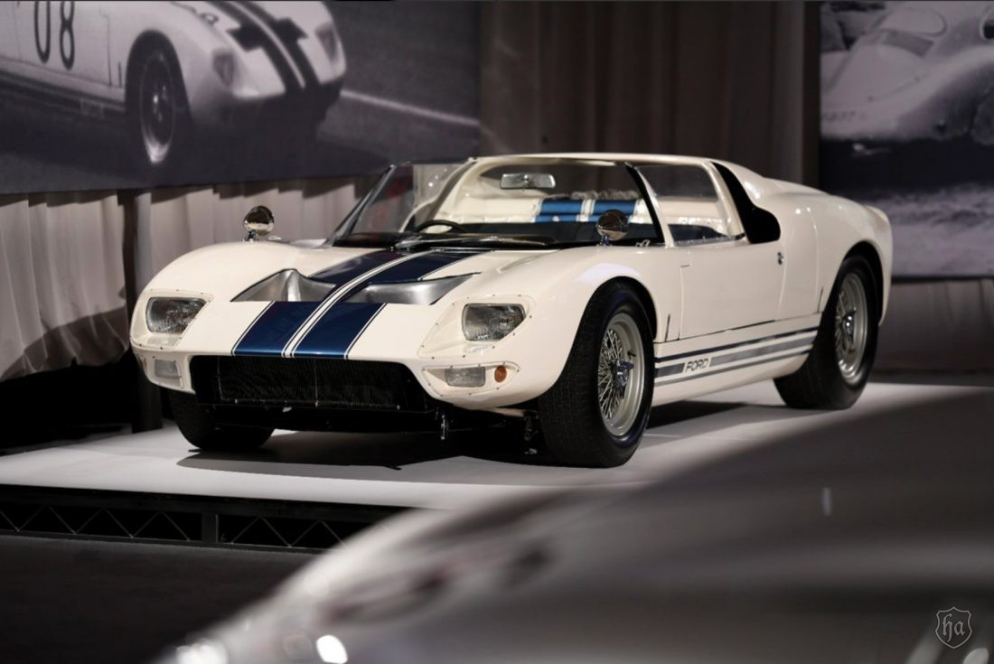 RM_Sothebys_1965_Ford_GT40_Roadster_Prototype_sold_for_$7,650,000