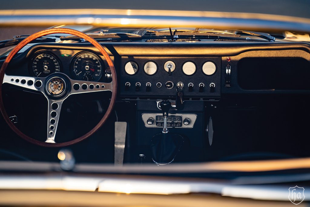1954_Jaguar_XK_120_SE_3
