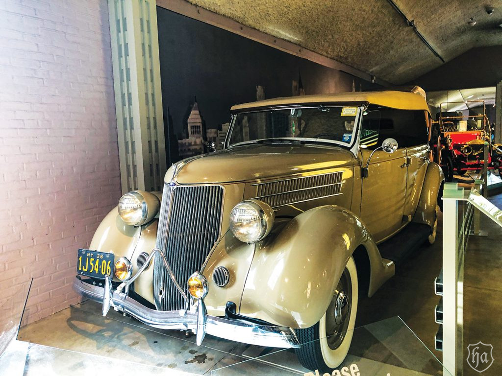 1936_Ford_Phaeton