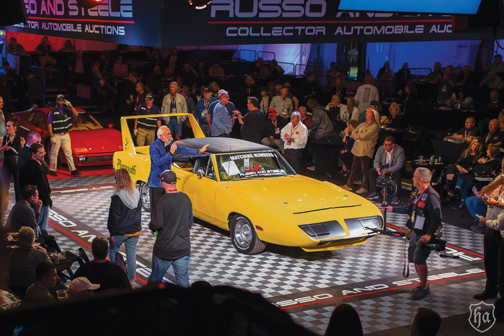 Russo_and_Steele_1970_Plymouth_Superbird