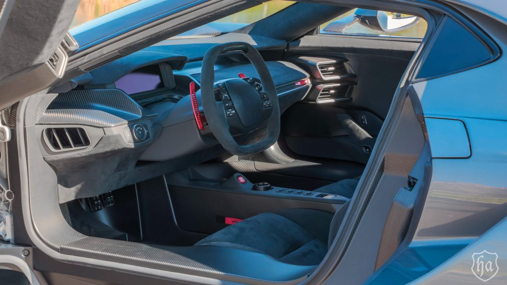 mecum_auctions_glendale_2020_2017_Ford_GT_Competition_Series_interior