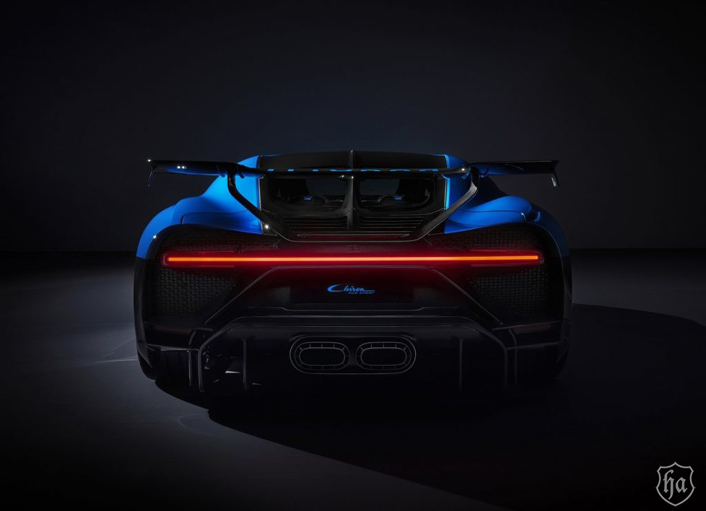 Bugatti_Chiron_Pur_Sport_15