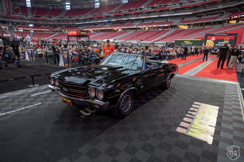 unrestored_1970_Chevrolet_Chevelle_LS6_Convertible_sold_for_$330,000_Mecum_Glendale_2020