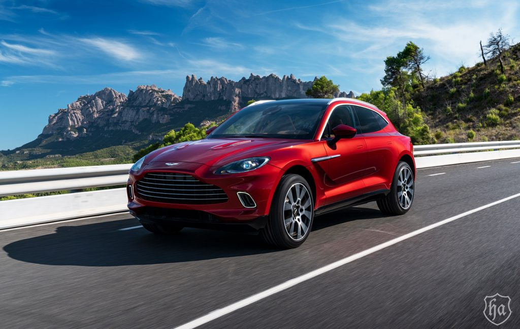 Aston_Martin_DBX