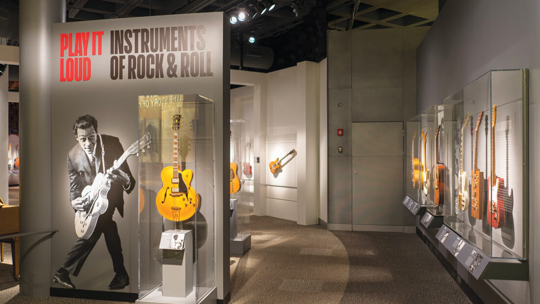 The-Guitar-Gallery-at-the Rock-&-Roll-Hall-of-Fame,-Cleveland