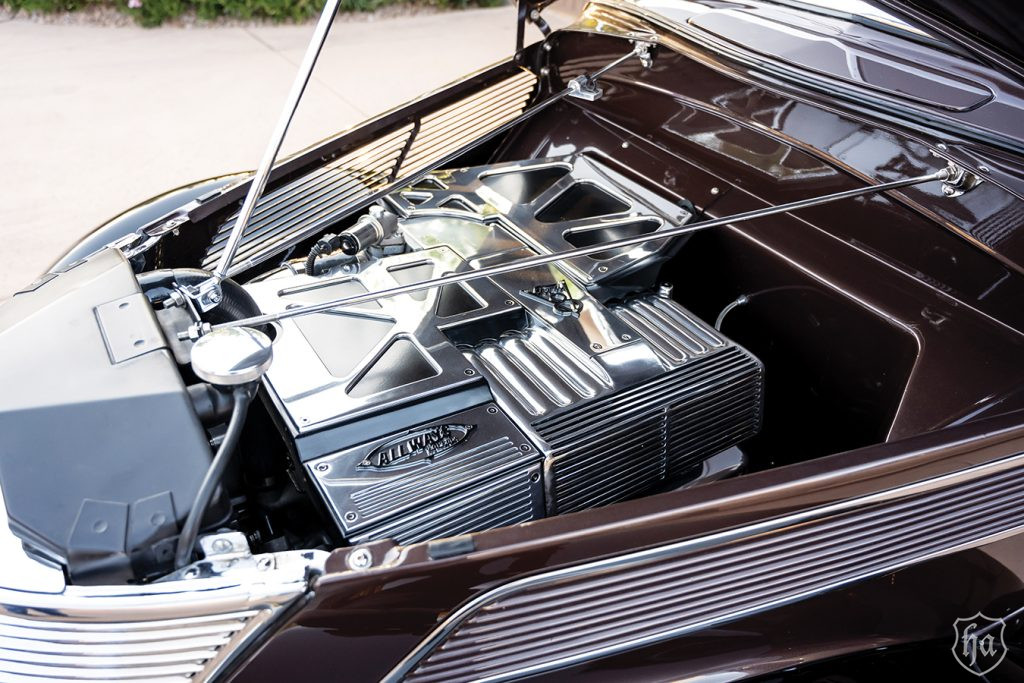 1937-Ford-Four-Door-Slant-Back-Motor