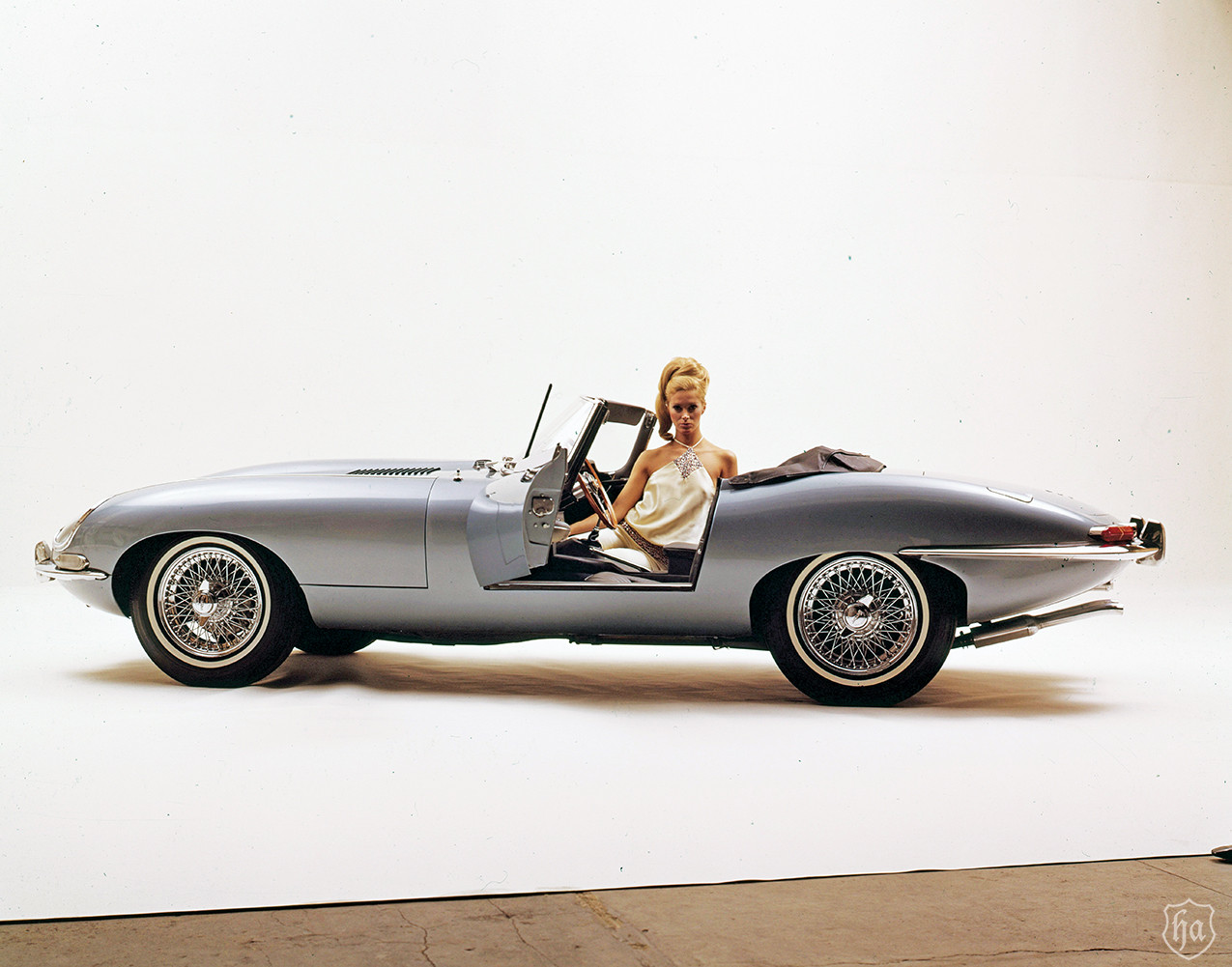 1965-Jaguar-4.2-Series-I-E-Type