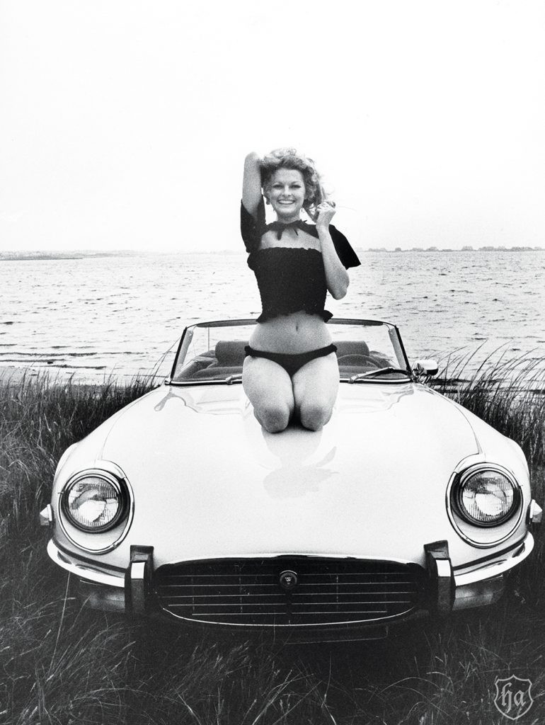 1971-Jaguar-Series-III-V-12-E-type-Penthouse-Pet-Cherokee