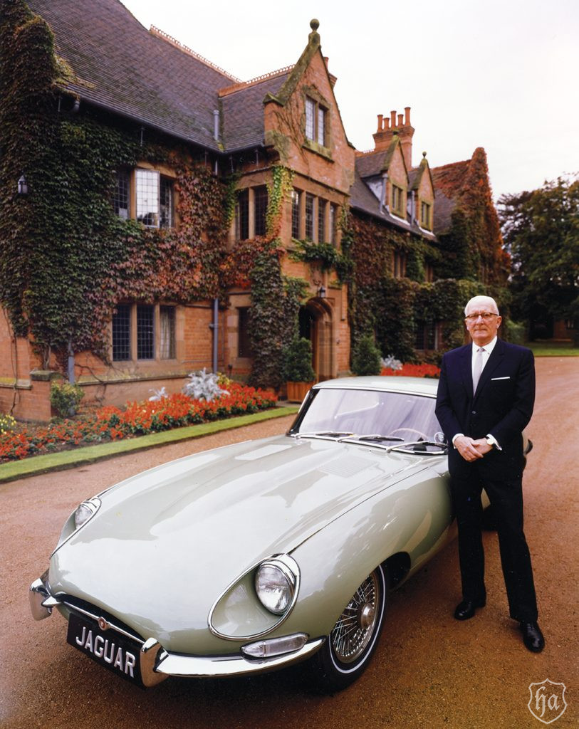 Sir-William-Lyons-Series-II-E-Type-at-his-home
