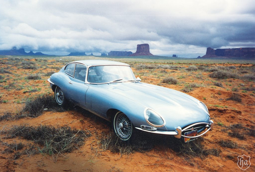 Terry-Larsons-1996-Jaguar-E-Type-coupe-at-Monument-Valley