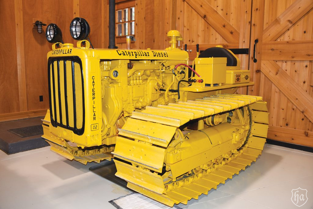5U_series_D2_track_type_tractor_built_in_1952