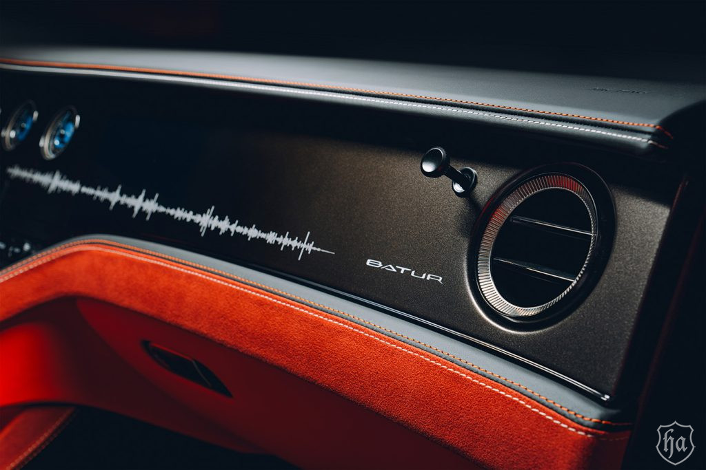 Bentley-Mulliner-Batur-dash
