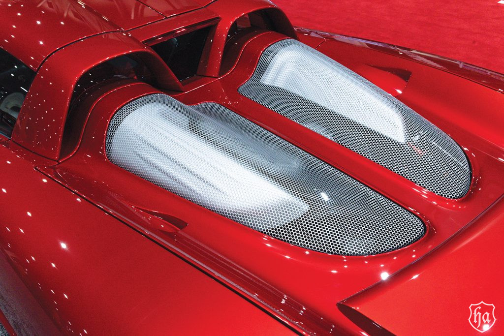 2005-Porsche-Carrera-GT-motor