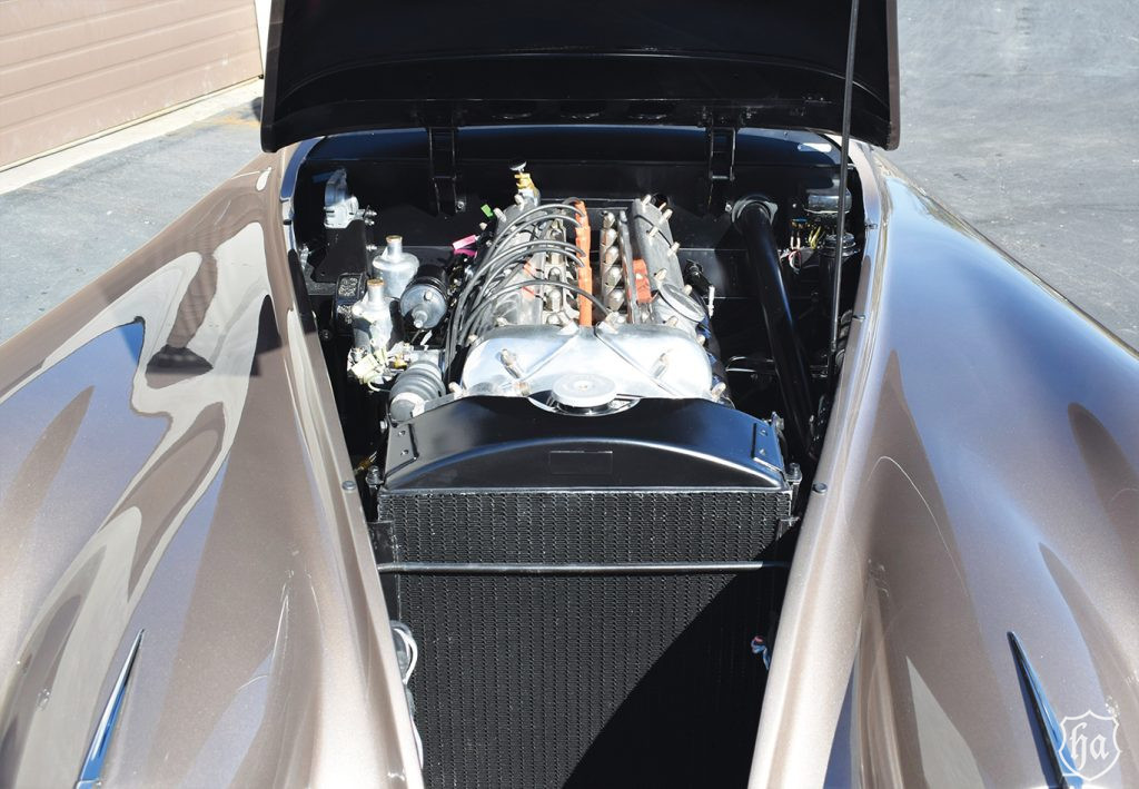 1952-Jaguar-XK120-Engine