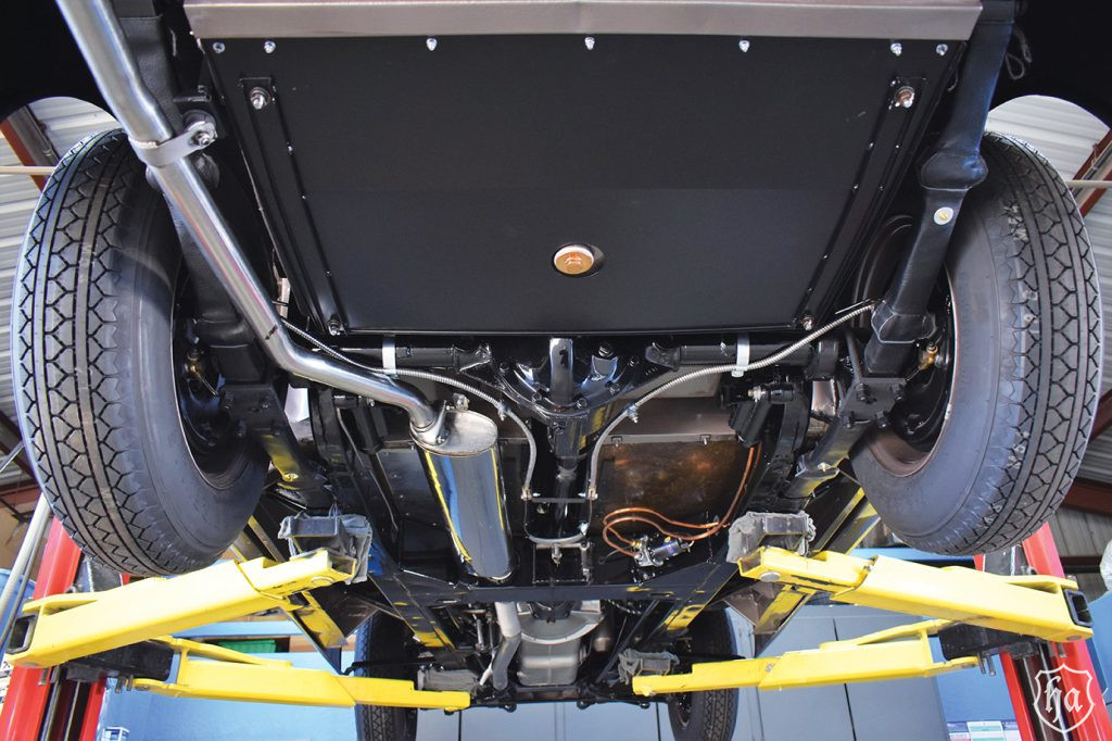 1952-Jaguar-XK120-underside-2