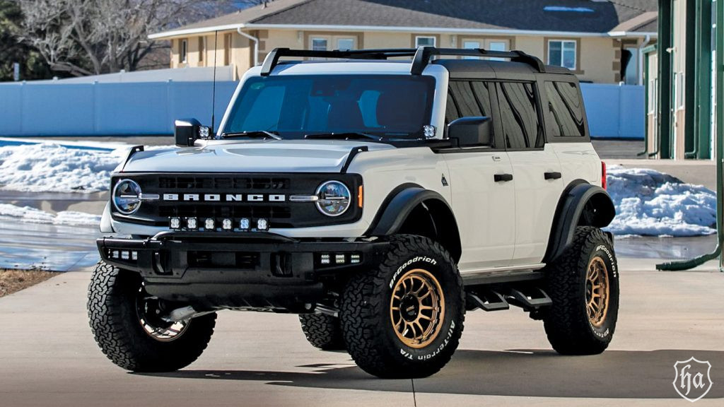 2022-Ford-Bronco-Black-Diamond
