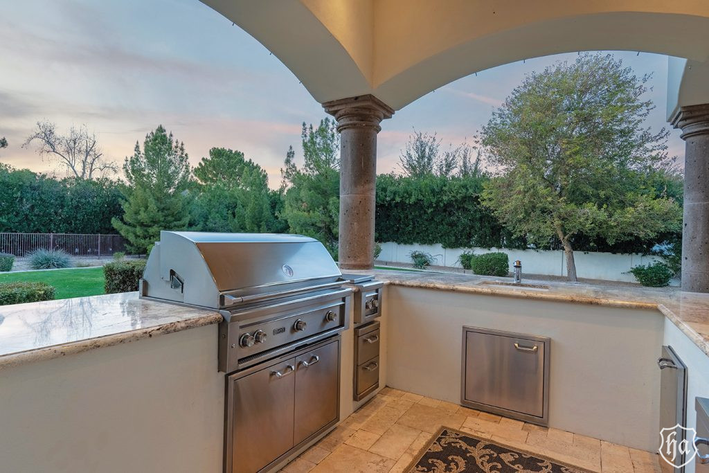 6130-E-Mockingbird-Ln-Paradise-Valley-AZ-85253-Covered-Patio-2