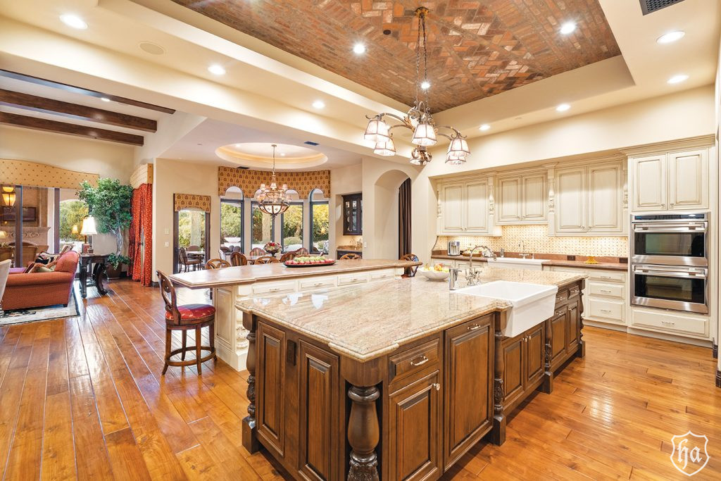 6130-E-Mockingbird-Ln-Paradise-Valley-AZ-85253-Kitchen