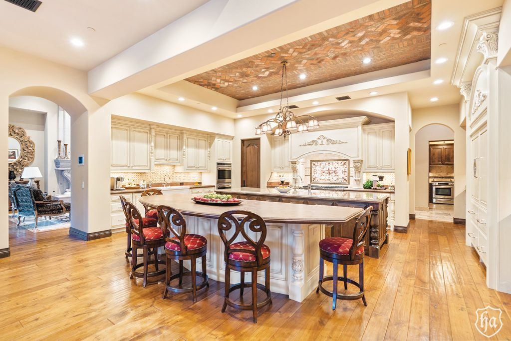 6130-E-Mockingbird-Ln-Paradise-Valley-AZ-85253-Kitchen-2