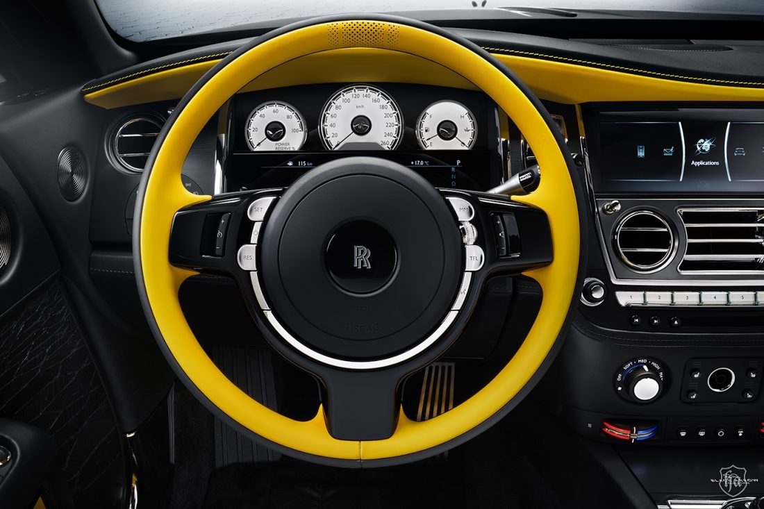 Rolls-Royce-Black-Badge-Wraith-Black-Arrow-Steering-Wheel