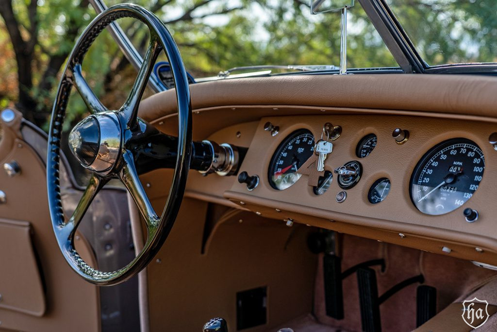 1952-Jaguar-XK120-Dash
