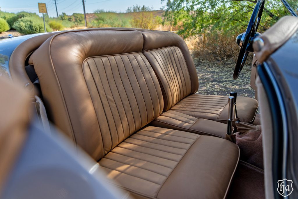 1952-Jaguar-XK120-Interior-2