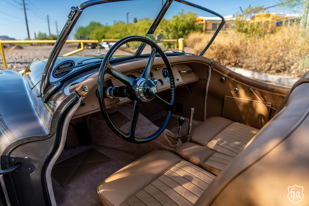 1952-Jaguar-XK120-Interior-4