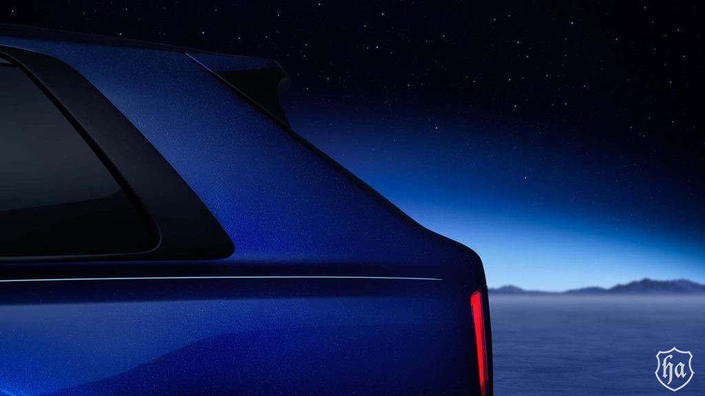 Rolls-Royce-Black-Badge-Cullinan-Blue-Shadow-Detail
