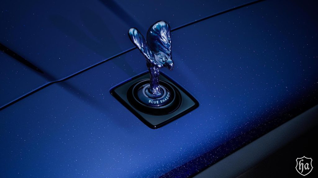 Rolls-Royce-Black-Badge-Cullinan-Blue-Shadow-Flying-Lady-2