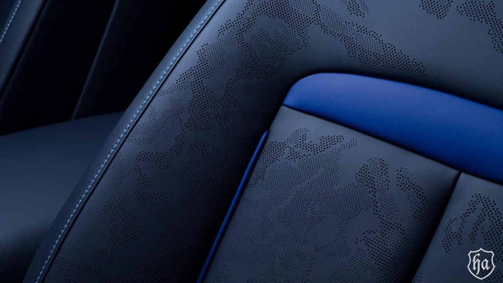 Rolls-Royce-Black-Badge-Cullinan-Blue-Shadow-Interior-2