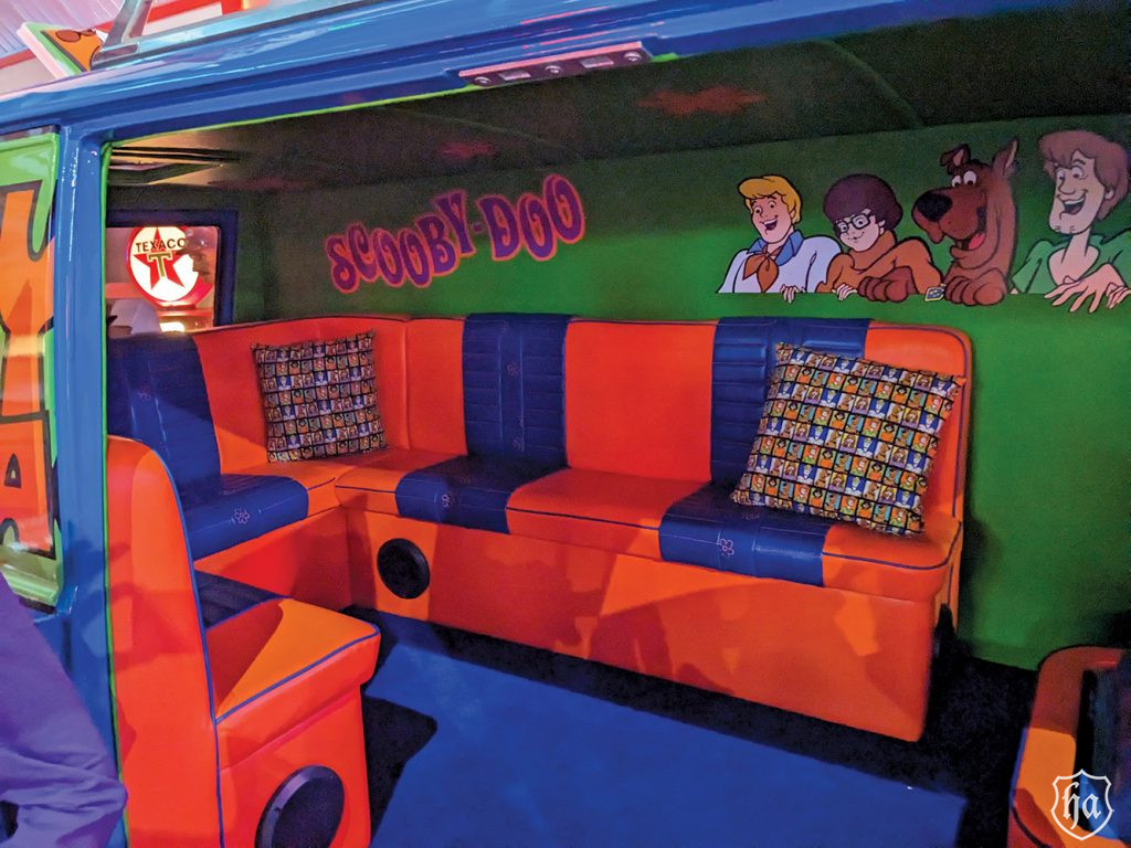 1966-Ford-Econoline-Mystery-Machine-Interior