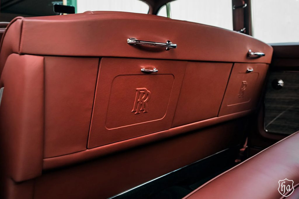 ringbrothers-paramount-1961-rolls-royce-silver-cloud-ii-Interior-Detail