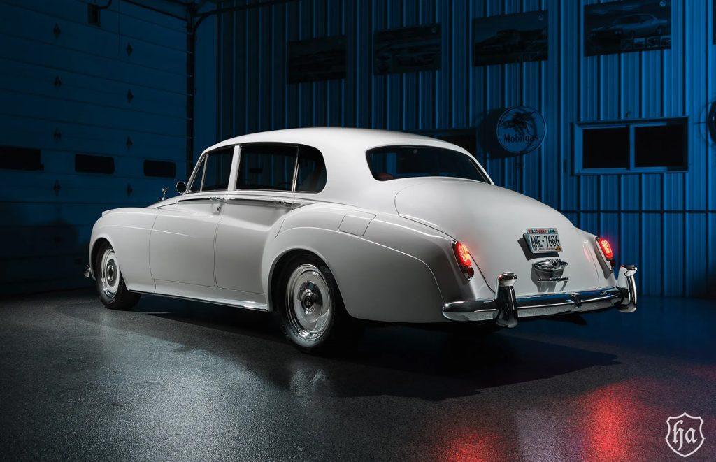 ringbrothers-paramount-1961-rolls-royce-silver-cloud-ii-Rear