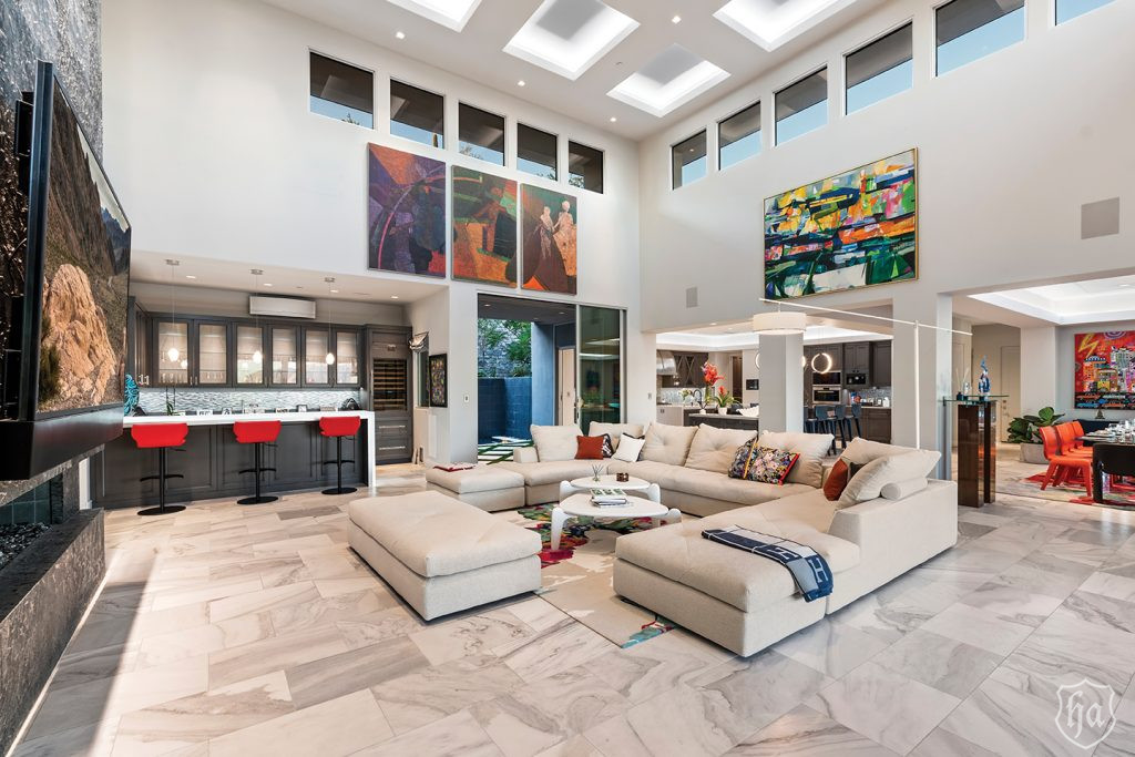 6850-North-39th-Place-Paradise-Valley-AZ-Living-Room