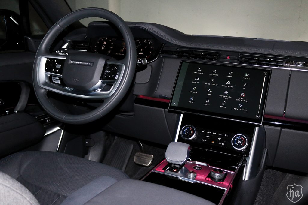 Land-Rover-Range-Rover-PHEV-Interior