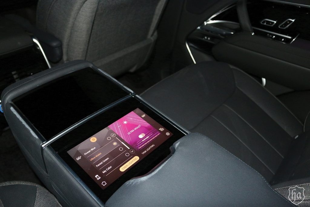 Land-Rover-Range-Rover-PHEV-interior-rear