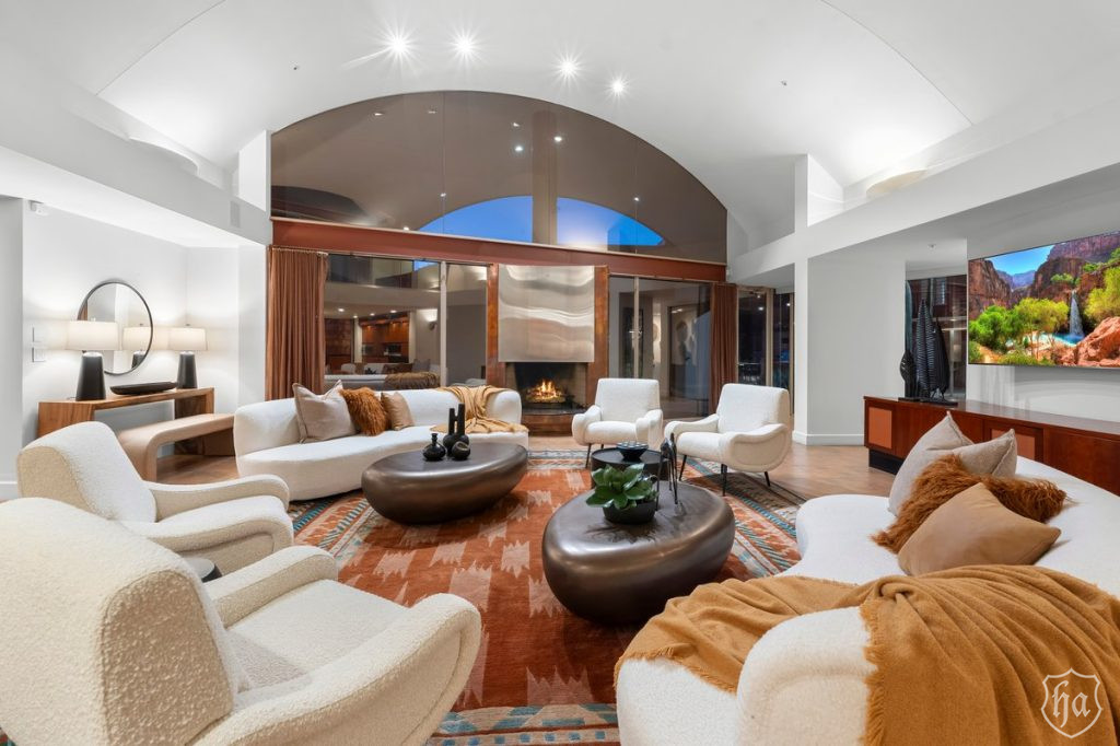 11616-S-Equestrian-Trail-Phoenix-AZ-Living-Room