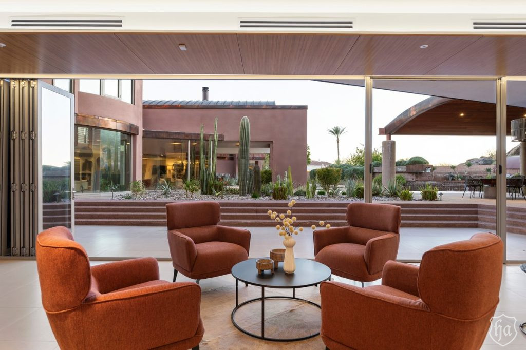 11616-S-Equestrian-Trail-Phoenix-AZ-Lounge