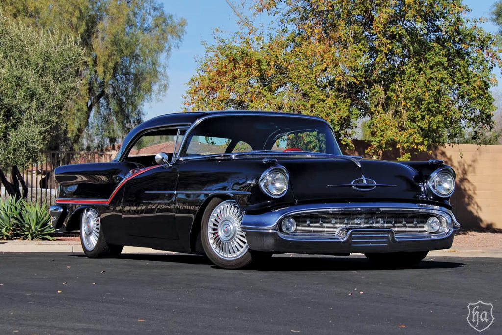 1957-Oldsmobile-Super-88-Custom